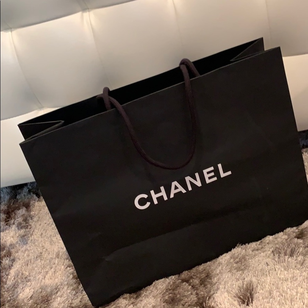 Chanel Gift Bag (small)